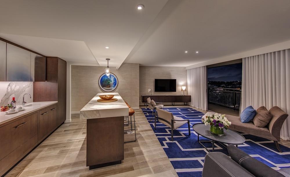 The Star Grand Hotel And Residences Sydney Kültér fotó A suite at the InterContinental Sydney