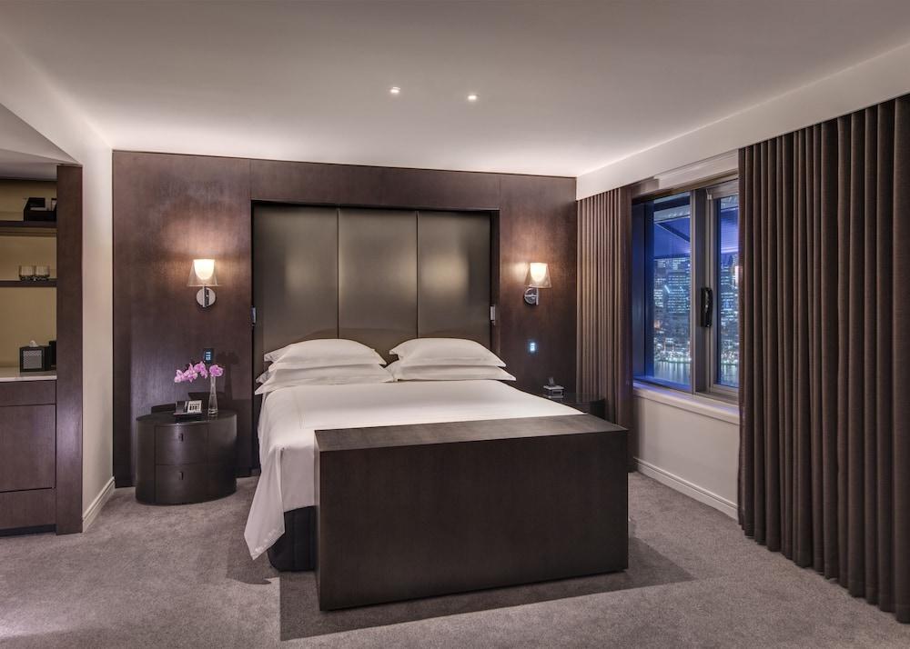 The Star Grand Hotel And Residences Sydney Kültér fotó A bedroom at the Mandarin Oriental London