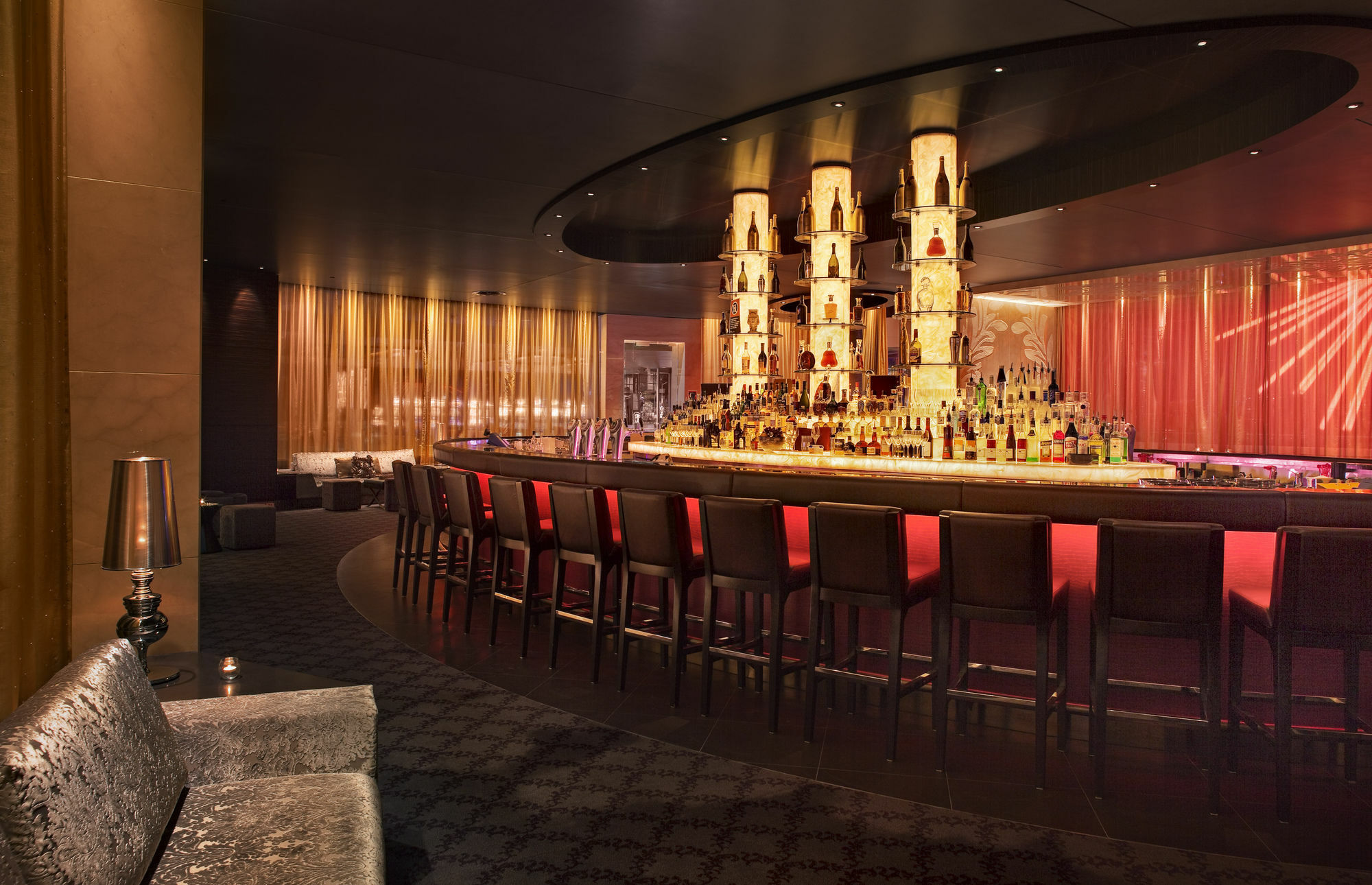 The Star Grand Hotel And Residences Sydney Kültér fotó The bar at the Mandarin Oriental, London