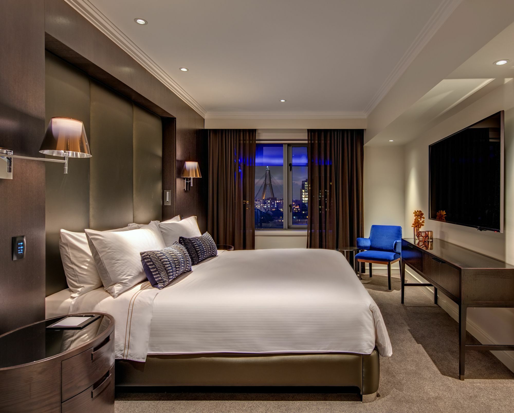 The Star Grand Hotel And Residences Sydney Kültér fotó A guest room at the Four Seasons Hotel